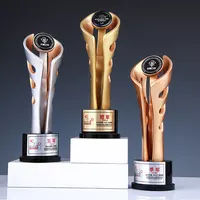 Kristal metal trophy ödülleri özelleştirilmiş gravür