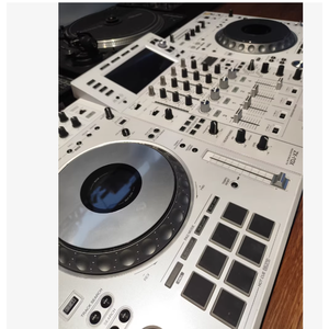 XDJ-XZ Blanco |   Sistema Integral de 4 Canales de Última Generación |   Serato y rekordbox, Pro Audio y Pro Link - Product Image 6