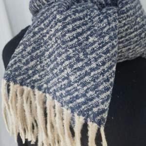 Écharpe en cachemire à franges épaisse en laine d'automne et d'hiver de style européen et américain pour femmes, écharpe haut de gamme, châle, écharpe <span class=keywords><strong>vintage</strong></span>, ODM OEM - Product Image 5