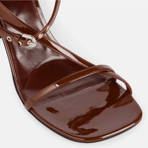 รองเท้าส้นหนาแบบเปิดนิ้วเท้า ส้นเหลี่ยม ประดับหัวเข็มขัด พร้อมสายรัดข้อเท้าด้านหลัง รองเท้าผู้หญิงสุดหรู - Product Image 4