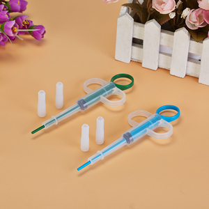 Siringa a punta morbida di piccole dimensioni per animali domestici con alimentazione medica a spinta per medicinali secchi o umidi mangiatoia per cani - Product Image 5