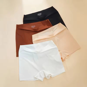 Mutande Boxer Donna Senza Cuciture in Seta Ghiaccio Antiabbagliamento Quattro Angoli - Nuovi Pantaloncini di Sicurezza Donna - Product Image 4