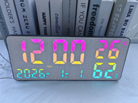 Jam Dinding Digital LED RGB Modern Layar Besar Kontrol Jarak Jauh Temperatur Kelembaban Kalender Lampu Neon Ambient Malam Hari Timer Rumah