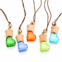 Flacon diffuseur de parfum pour voiture en verre en forme de cœur de 6 ml, rechargeable, avec bouchon en bois, multicolore, pour huiles essentielles, désodorisant d'ambiance