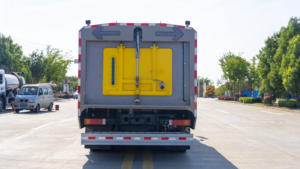 Camión Barredor de <span class=keywords><strong>Calles</strong></span> de Alta Eficiencia con Aspiradora - Product Image 4