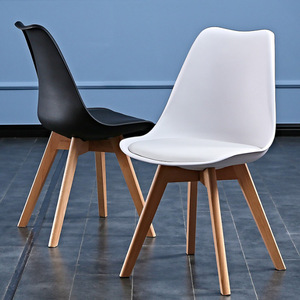 Chaise simple sans accoudoirs en similicuir, style nordique moderne, pour salle à manger, avec pieds en bois robustes, idéale pour restaurant et usage domestique de luxe - Product Image 4