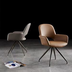Chaise <span class=keywords><strong>de</strong></span> <span class=keywords><strong>salle</strong></span> à manger pivotante moderne <span class=keywords><strong>de</strong></span> luxe à 360° en cuir PU avec pieds en métal noir, dossier confortable, pour la maison, le bureau ou la <span class=keywords><strong>salle</strong></span> <span class=keywords><strong>de</strong></span> conférence CJ-251E - Product Image 5