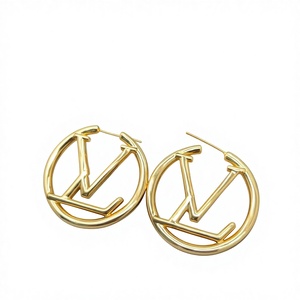 Pendientes <span class=keywords><strong>de</strong></span> <span class=keywords><strong>Aro</strong></span> Grandes <span class=keywords><strong>de</strong></span> Acero Inoxidable con Diseño <span class=keywords><strong>de</strong></span> Letra 'E' Chapados en <span class=keywords><strong>Oro</strong></span> <span class=keywords><strong>de</strong></span> 18K y Circonitas, <span class=keywords><strong>de</strong></span> Lujo, Antideslustre, Ideales para Fiestas, Venta al por Mayor - Product Image 4