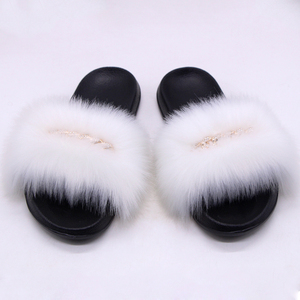 Pantoufles plates en fausse <span class=keywords><strong>fourrure</strong></span> pour femmes, <span class=keywords><strong>mules</strong></span> personnalisées moelleuses, chaussures d'intérieur et d'extérieur, strass scintillants, tongs shaggy pour filles avec chaînes - Product Image 6
