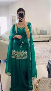 Nuevo Lehenga Choli de Diseño Tradicional en Crepé Natural, Top para Fiesta con Bordado de Lentejuelas, Dupatta de Micro Algodón, Envío Rápido - Product Image 2