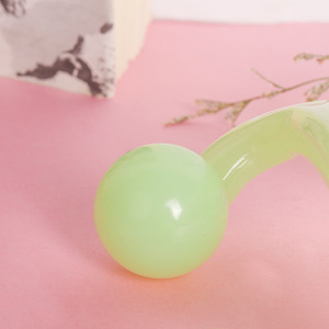 Masseur en plastique à quatre coins avec têtes de massage rondes pour le cou, la taille et le dos, 11,5x11,5x9 cm, fonctionnement manuel, usage domestique - Product Image 2