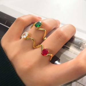 Anillo de Acero Inoxidable Chapado en Oro de 18K con Circonita, Diseño de Onda Multicolor, Banda Abierta, Estilo Lujoso y Ligero para Mujer, Uso Diario - Product Image 6