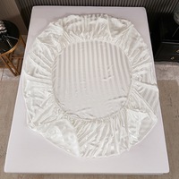 Ensemble trois pièces pour la maison : Couvre-lit en satin, Housse de couette effet soie, Taie d'oreiller, Grande housse de protection pour matelas