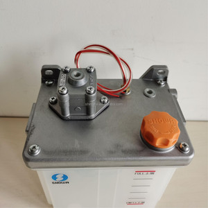 Pompe à huile motorisée d'origine SHOWA HP4W160102 Système de lubrification de pompe à piston pour applications d'usinage - Product Image 2