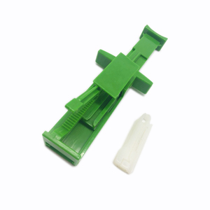 Pinces à cordon ombilical jetables au design unique et breveté avec verrou de sécurité - Product Image 5