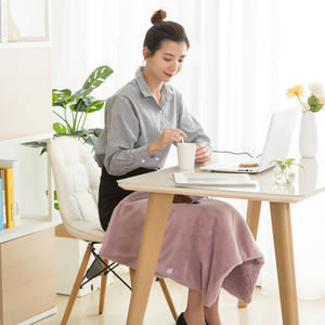 Manta Térmica para Rodillas con Calefacción USB, Manta Eléctrica de Franela para Calentar el Cuerpo, Chal para Siesta en la Oficina, Color Café, Calentamiento Rápido, Protección Contra Sobrecalentamiento - Product Image 1