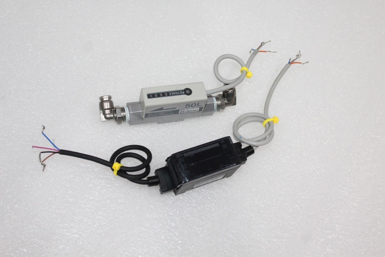 Original Keyence FD-V40A Flow Amplifier with FD-A50 Sensor