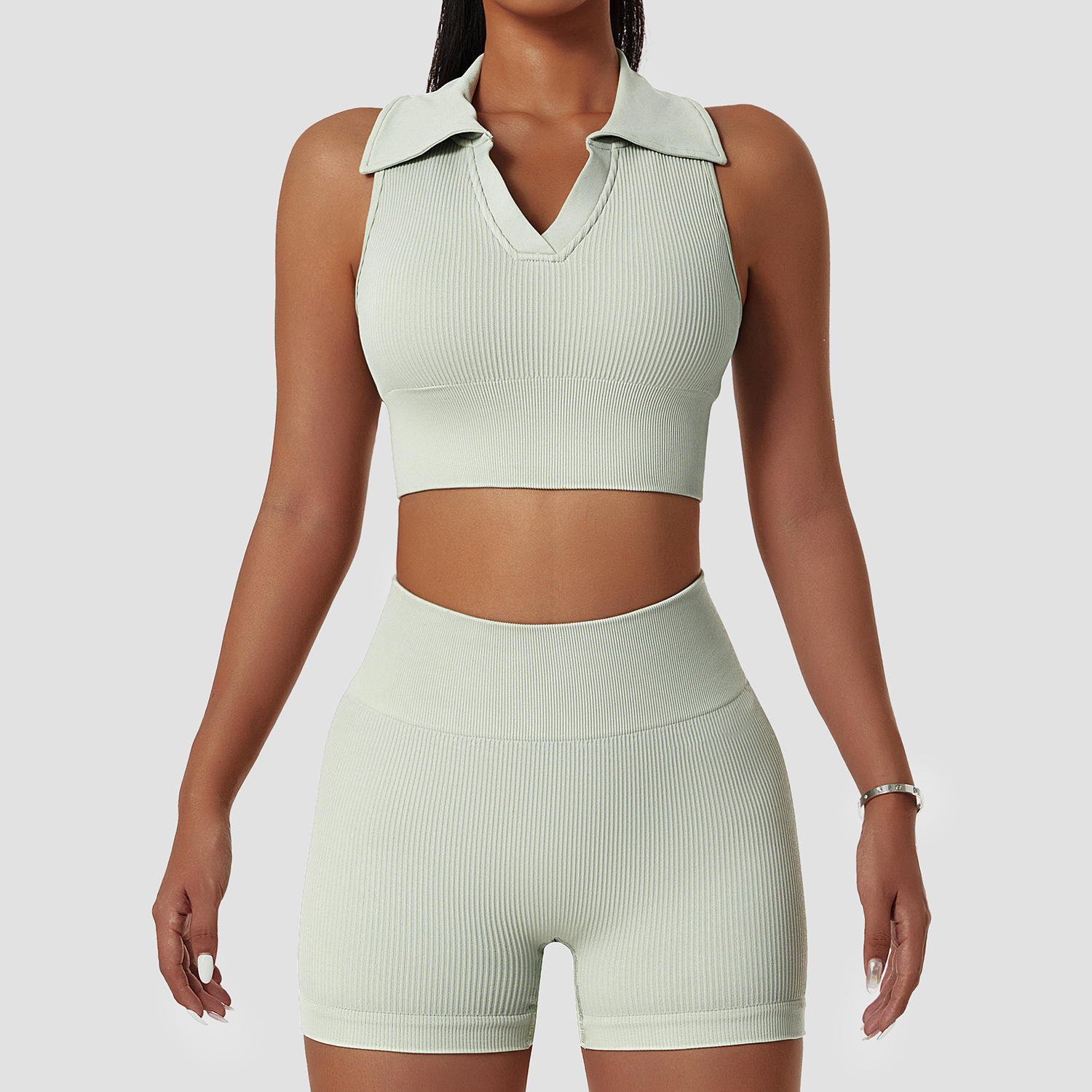 สีเทาอ่อน