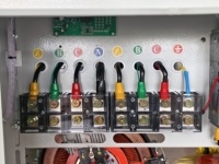 Stabilisateur de tension automatique triphasé TNS résistant aux intempéries IP54, cabine extérieure étanche à la pluie