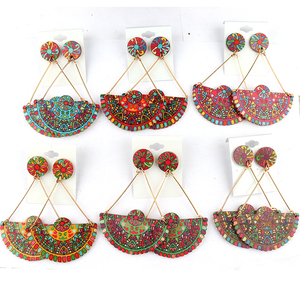 Nouveautés 2022 : Boucles d'oreilles pendantes africaines en bois - Product Image 6