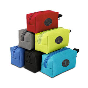 Distributeur de sacs à déjections canines portable et étanche pour l'extérieur, à fixer à la laisse - Product Image 1