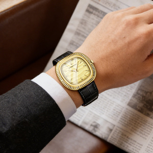 Montre carrée pour homme avec lunette dentelée, étanche, style rétro, montre à quartz de haute qualité, bracelet en cuir véritable. - Product Image 3
