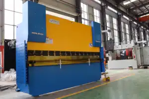Freio de imprensa de 300 toneladas com pedais de freio, máquina de dobra automática de folha de metal