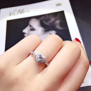 Anello da donna con zirconi lucidi a forma di cuore, design unico ed elegante, perfetto per San Valentino, per feste quotidiane, gioiello da dito abbinabile a tutto, regalo - Product Image 6