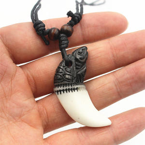 Einstellbare Wachs Seil hölzerne Perlen Zwei-Töne-Paar-Halsband Modisch Harz weißer Wolfzahn Spleißen schwarze Schildkröten-Anhänger-Halsbänder - Product Image 2