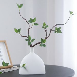Planta Artificial Verde, Rama Seca Individual con Capullo Tierno, Plástico Suave, Alta Simulación, Decoración de Escritorio Interior - Product Image 1