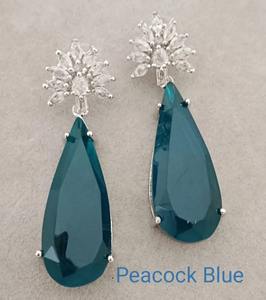 Ensemble de boucles d'oreilles en zircone cubique de qualité supérieure bijoux hypoallergéniques plaqués argent pour femmes accessoire de mode pour les fêtes et un usage quotidien - Product Image 2