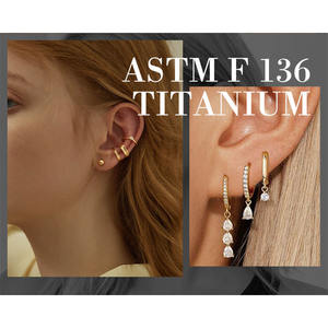 Pendiente Labret Diseño de estambres de plata atemporal con picnics amarillos brillantes Cartílago roscado interno de aleación de titanio de ASTM-F-136 - Product Image 5