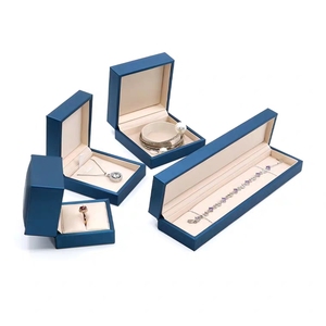 Caja de embalaje de regalo de joyería de cuero con logotipo personalizado impreso, brazalete de anillo, caja de joyería de plástico con embalaje de regalo impreso de cuero Pu - Product Image 5