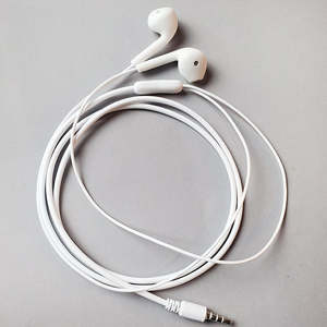 Écouteurs portables Sport 8 couleurs filaires Super Bass avec Microphone intégré 3.5mm intra-auriculaires filaires mains libres pour Smartphones - Product Image 1