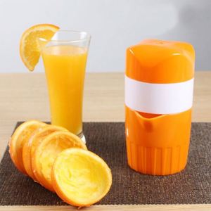 Exprimidor Manual de Cítricos y Naranjas con Tapa Giratoria, Colador y Recipiente para Uso en la Cocina del Hogar - Product Image 6