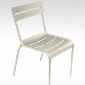 Ensemble de salle à manger d'extérieur tout <span class=keywords><strong>en</strong></span> aluminium empilable et résistant aux intempéries |   Table et chaises imperméables et antirouille pour cour, terrasse et café - Product Image 1