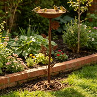 Bain d'oiseaux vintage rustique en métal avec motif floral et papillon, décoration de jardin extérieur