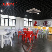 Chaises de buffet d'extérieur portables en plastique blanc modernes à dossier haut, imperméables et abordables pour événements