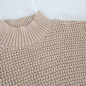 Pull tricoté pour femme 2025ins Nouveau pull tricoté pour femme à col semi-montant couleur unie avec fentes latérales DDP Duty Free - Product Image 6