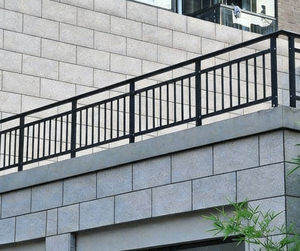 認証済み工場製 シンプルデザイン スチール製バルコニー柵 手すり 安全柵 錬鉄製階段手すり ヴィラ ホテル 病院向け - Product Image 3