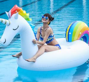 Bouée gonflable licorne arc-en-ciel Cloud Rider, flotteur de piscine en PVC, tube de natation gonflable - Product Image 5