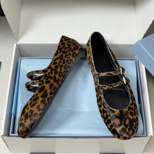 Nuevas Sandalias Planas de Mujer con Estampado de Leopardo, Elegantes Zapatos de Ballet con Correa y Tacón Bajo de 3cm, Colección Otoño-Invierno 2026 - Product Image 2
