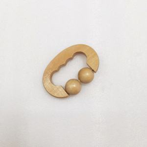 Massaggiatore portatile in legno con rullo anticellulite strumenti per bastoncini Mini massaggiatore a forma di mano con sfera di legno - Product Image 6