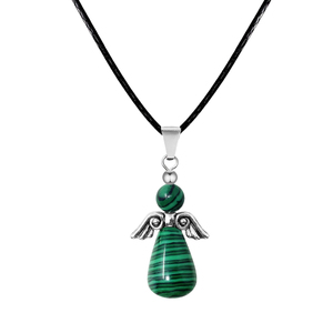 Ciondolo angelo custode con Malachite per maggio Birthstone bella collana pendente - Product Image 1
