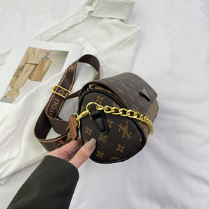 Bolso cilíndrico de PU para mujer con solapa, patrón geométrico, correa ancha para el hombro, soporte para axila, diseño portátil de una sola correa, serie. - Product Image 5