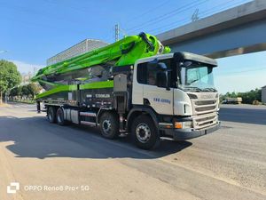 Camions pompe à béton d'occasion Zoomlion 56m, année 2013, modèle ZLJ5430THBSE, bon état - Product Image 3