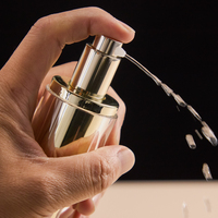 Contenants cosmétiques de luxe personnalisés sans air en acrylique doré de 100 ml, 50 ml, 30 ml pour lotions, ensemble de flacons sans BPA pour perruques