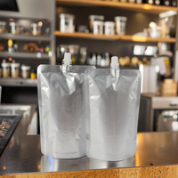 Pochettes souples personnalisées en LDPE de qualité alimentaire avec bec verseur pour sauces et jus, sacs écologiques pour l'emballage de la vodka, de la bière, du champagne et de la tequila