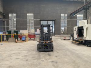 מלגזות דיזל למחסנים 4X4 הטובות ביותר למכירה, 2 טון, 3 טון, 3.5 טון, תקן CE, EPA, EURO5, מלגזות דיזל שחורות, מלגזות דיזל הידראוליות לחקלאות - Product Image 5