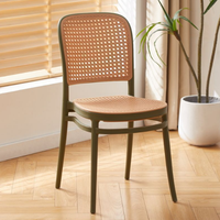 Chaises de salle à manger modernes empilables ergonomiques en résine plastique blanche, vente en gros d'usine, pour hôtels, villas et écoles